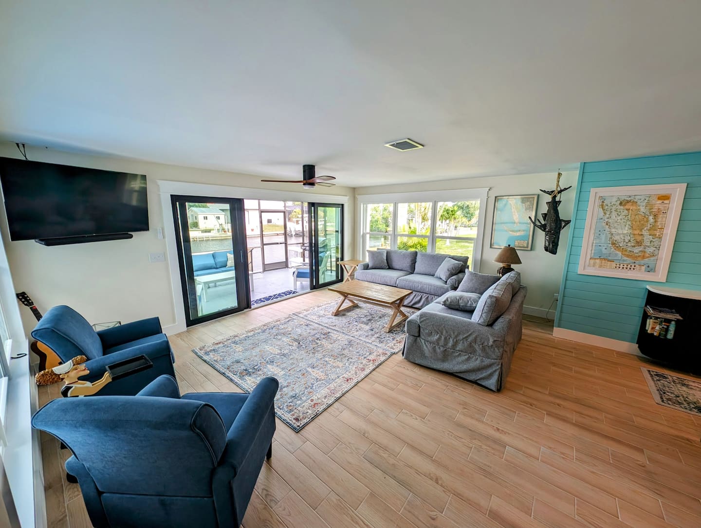 The Fish Shack — Pine Island Waterfront — interior