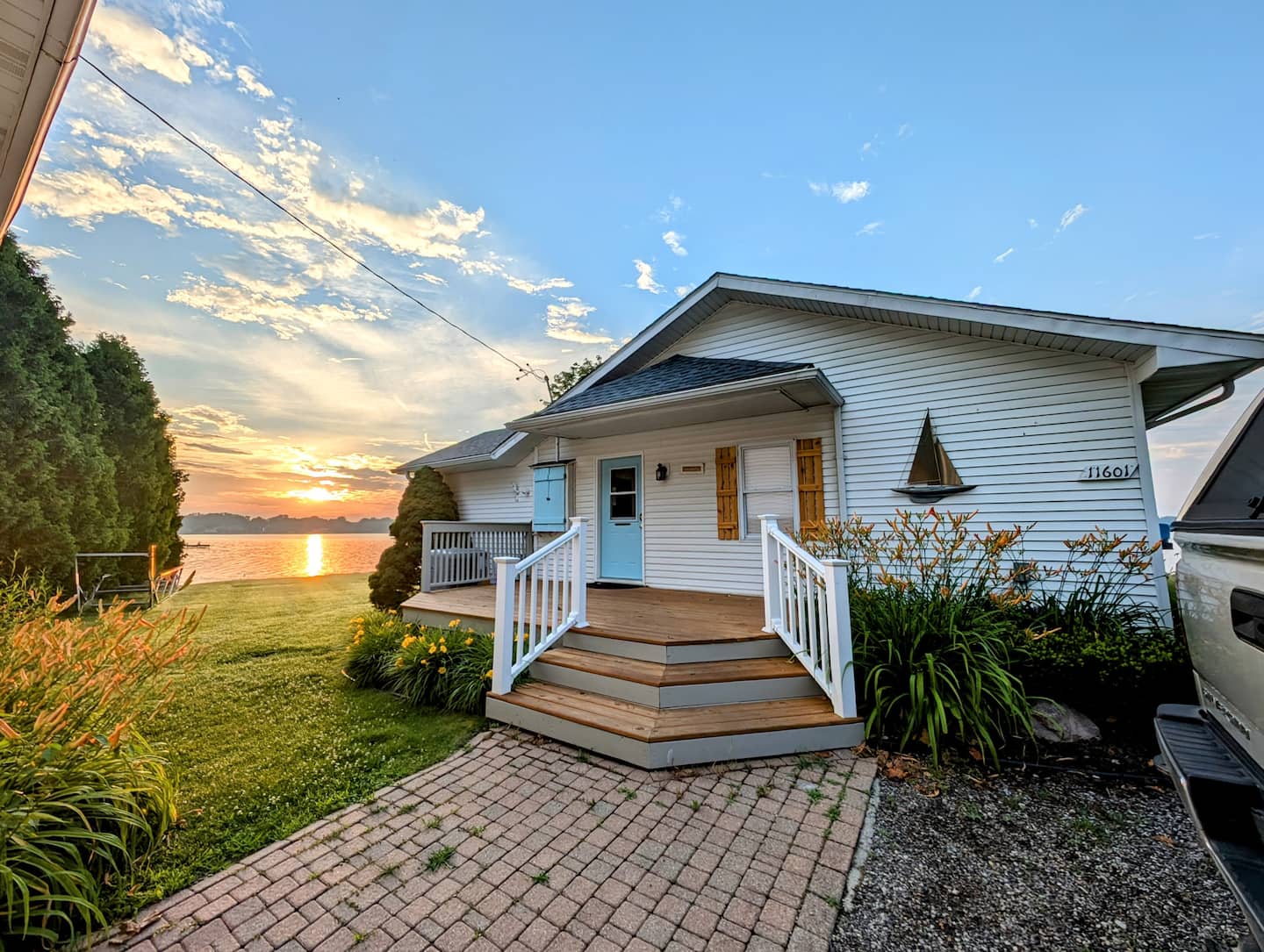 Whitmore Lake Lakefront House with Guest House in Whitmore Lake, MI